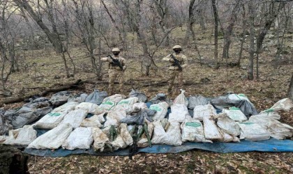 Şırnakta terör örgütüne büyük darbe: Çok sayıda mühimmat ele geçirildi