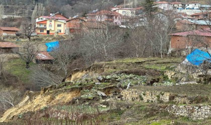 Tokatta bir köyde heyelan nedeniyle 39 hane boşaltıldı