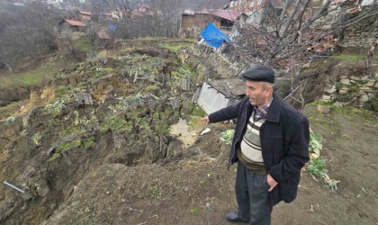 Tokatta heyelan sonrası çıkan su merak uyandırdı