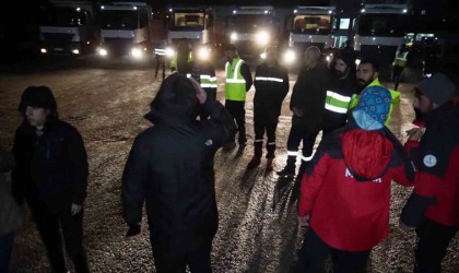 Tunceliden Erzincana çok sayıda ekip ve iş makinesi gönderildi