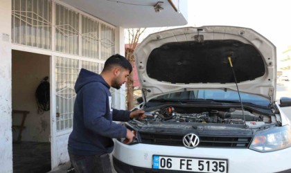 19 yaşında motor ustası oldu