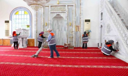 Altınorduda camiler Ramazan ayına hazırlandı