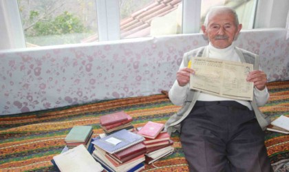 Asırlık çınar 72 yıldır günlük tutuyor: “Okudukça gençliğim gözümün önüne geliyor”