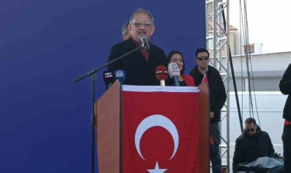 Bakan Özhaseki: “Depremzedelerin hiç endişesi olmasın”