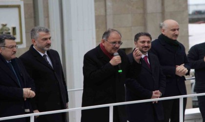 Bakan Özhaseki: “Her güzelin bir kusuru olduğu gibi bu coğrafyanın da iki tane kusuru var; İkisi de yerin altında”