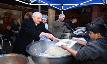 Bozüyük Belediyesi İftar çadırında ilk oruçlar açıldı