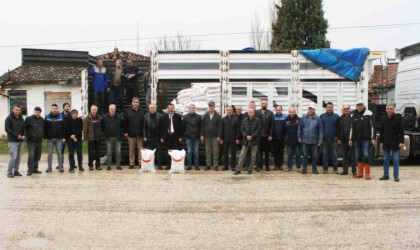 Bozüyükte çiftçilere nohut tohumu dağıtıldı