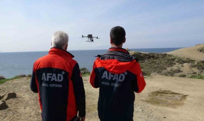 Çanakkalede batan bottaki kayıp düzensiz göçmenler dron ile aranıyor