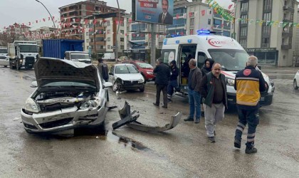 Elazığda trafik kazası: 2 yaralı