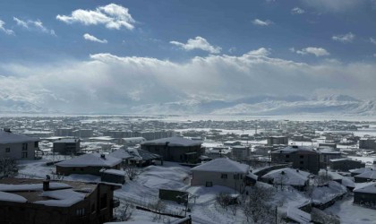 Hakkaride 73 köy ve 118 mezra yolu ulaşıma kapandı