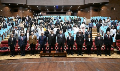 İmanla ve Kanla Yazılan Destan: Çanakkale, Uşak Üniversitesinde anlatıldı