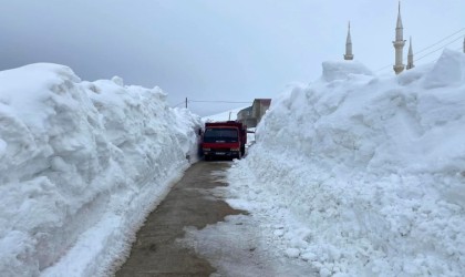 Kazıkbeli Yaylası ve 5 köyün yolu seçim hazırlıkları için erken açıldı