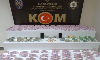 Kendilerini polis olarak tanıtıp vatandaşı 750 bin lira dolandırdılar