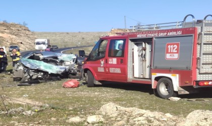 Mardinde tanker ile otomobil çarpıştı: Öğretmen hayatını kaybetti