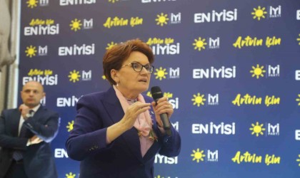 Meral Akşener, Artvinde iftarda partililerle bir araya geldi