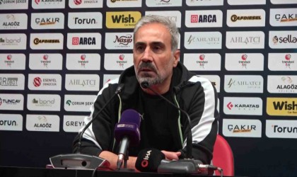 Mustafa Dalcı: Sahada oynanan oyunu içerideki futbolcuların belirlemesi gerekiyor