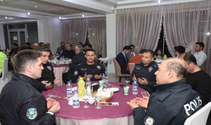 Polisler iftar yemeğinde bir araya geldi