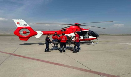 Şırnakta kalp yetmezliği olan hasta ambulans helikopterle Diyarbakıra sevk edildi