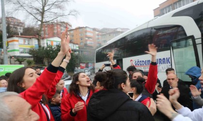 Süper Lige çıkan Zonguldakspor Basket 67 Takımına coşkulu karşılama