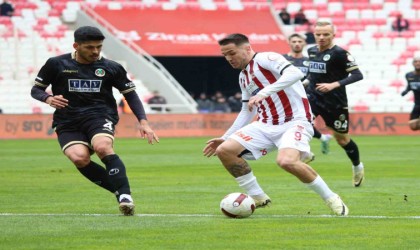 Trendyol Süper Lig: Sivasspor: 0 - Alanyaspor: 0 (İlk yarı)