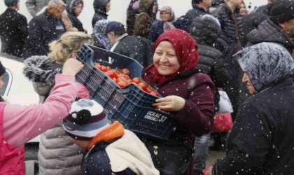 Yozgatta hayırseverin dağıttığı sebze kısa sürede tükendi