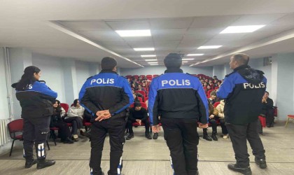 Yüksekova polisi 4 bin öğrenciye siber suçları anlattı