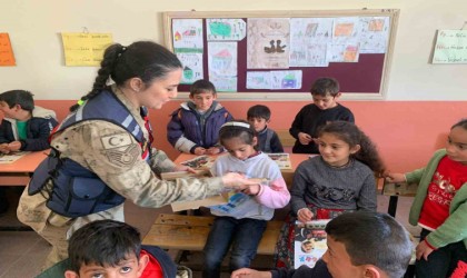 Ağrıda jandarmadan ilkokul öğrencilerine Mahremiyet eğitimi