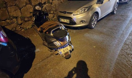 Alkollü sürücü yol kenarındaki motosikletliye çarptı