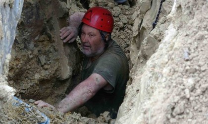 Çanakkaledeki toprak kaymasında göçük altında kalan 2 kişi hayatını kaybetti