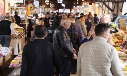 Elazığ Kapalı Çarşıda bayram yoğunluğu