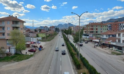 Karadenizi İstanbula bağlayan D-100 karayolunda trafik yoğunluğu arttı