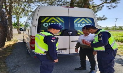 Kırklarelinde jandarma okul çevrelerini ve servis araçlarını denetledi