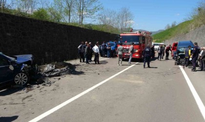 Orduda cenaze yolunda kaza: 2si ağır 5 yaralı