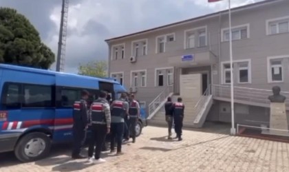 Osmaniyede jandarmanın operasyonunda 10 düzensiz göçmen yakalandı