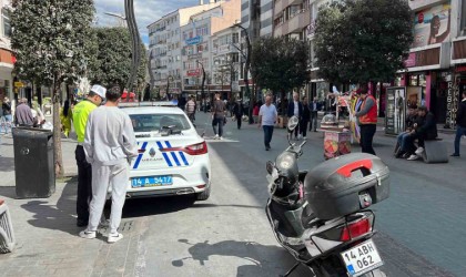 Polis, motosikletlerin girmesi yasak olan caddede göz açtırmıyor