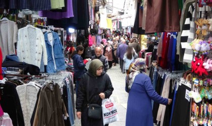 Ramazan Bayramı öncesinde çarşı pazarda alışveriş yoğunluğu