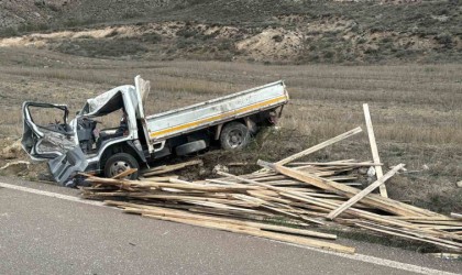 Refüje çıkıp takla attı, 1 ölü 2 yaralı