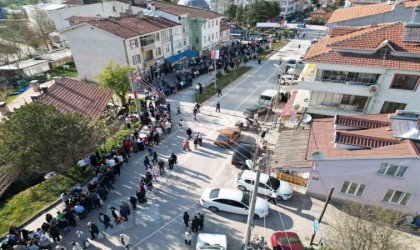 Şeker dağıtma geleneklerini bu bayram da sürdürdüler