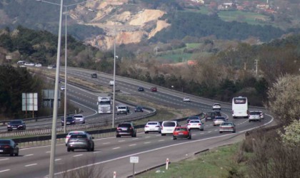 Tatilin son gününde TEMin Bolu geçişinde trafik akıcı