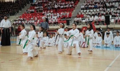 19 Mayıs Atatürkü Anma, Gençlik ve Spor Bayramı Erzincanda coşkuyla kutlandı