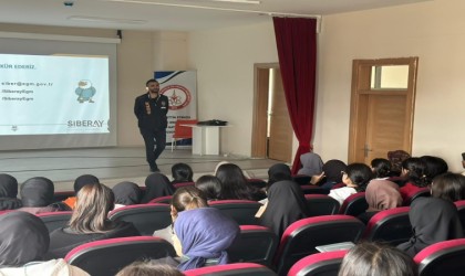 Ağrıda öğrenci ve velilere siber güvenlik seminerleri düzenlendi