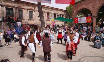 Ayvalık, Teferic ve balkan renkleriyle şenlendi