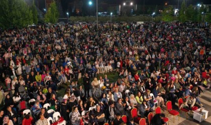 Balıkesirde Gençlik Festivali konserleri büyük ilgi gördü