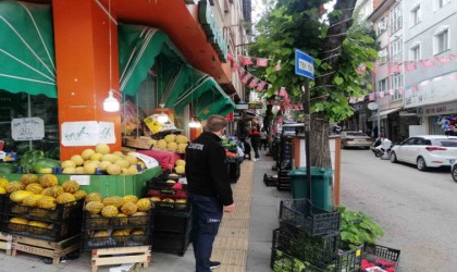 Bilecikte kaldırımları işgal eden manavlara ceza