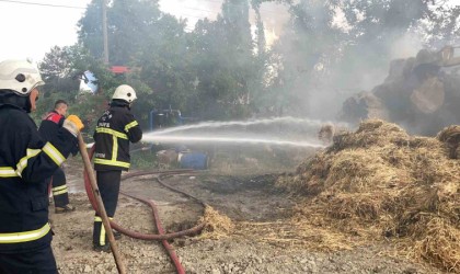 Burdurda çıkan yangında 3 ton saman balyası yandı