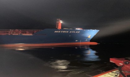 Çanakkale Boğazından geçen tanker makine arızası yaptı