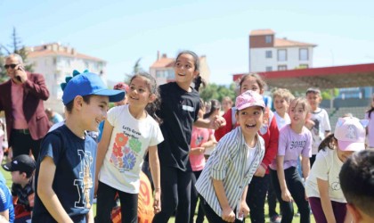 Geleneksel Çocuk Oyunları Yarışmaları şenliğe dönüştü