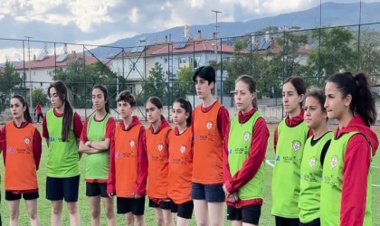 Gençlergücü Kadın Futbol Takımı, önyargıları kırarak kadının gücünü gösterdi