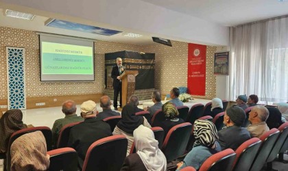 Hacı adaylarına uygulamalı hazırlık kursu düzenlendi