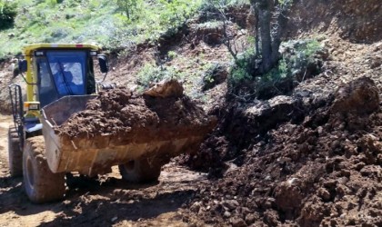 Heyelan nedeniyle kapanan yollar açıldı